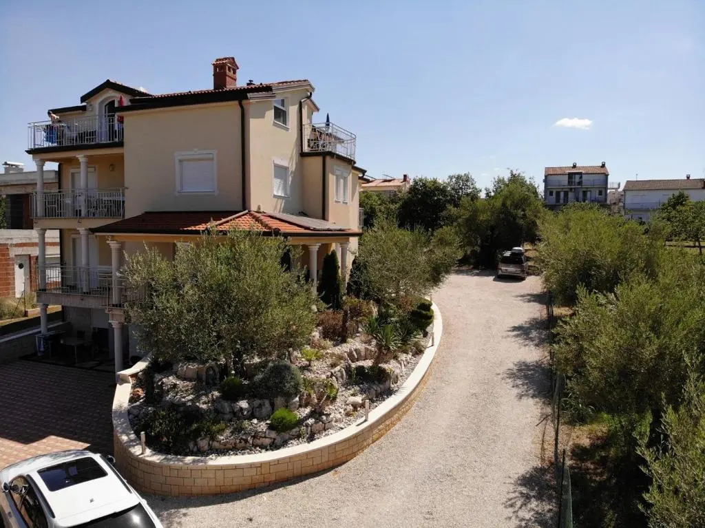 Apartments house Tomic for max 22 persons Maj Poreč