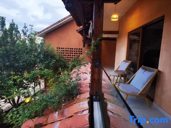 Puzhehei Xianrenju Lake View Homestay