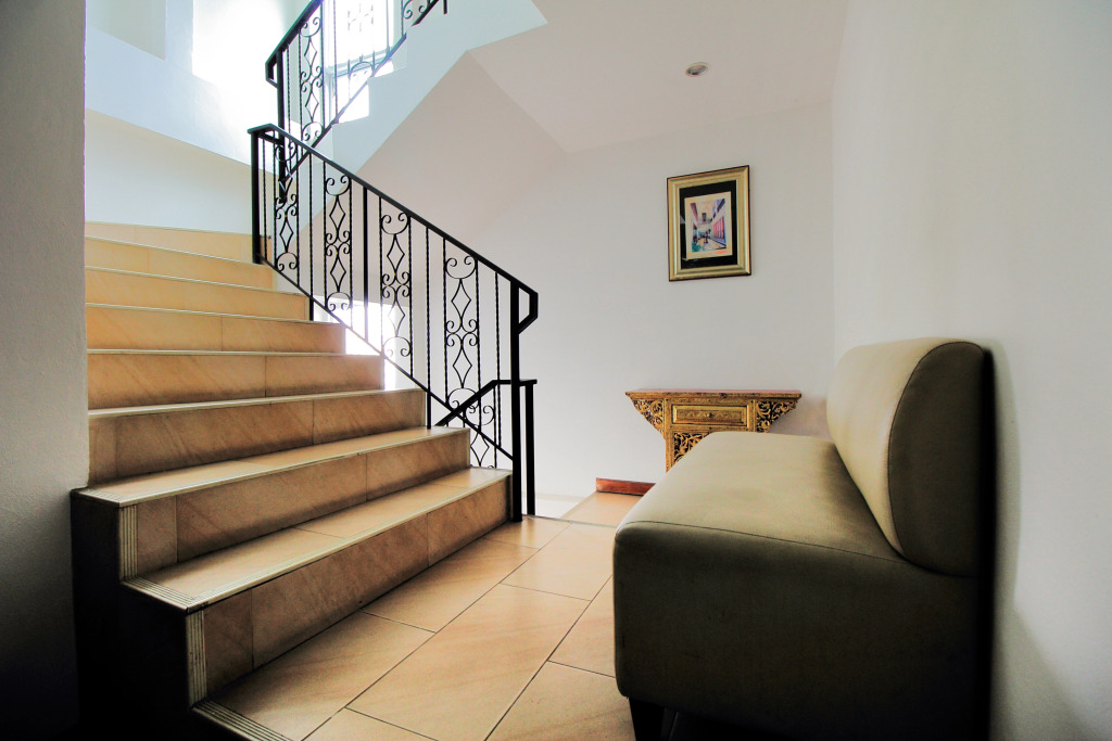 Royal Pimand Serviced Apartment