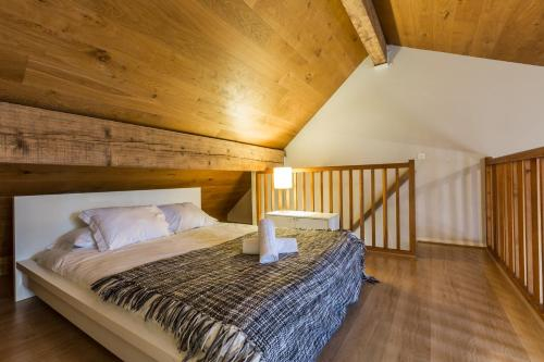 Apartment Genevrier - Spacious Balcony with Mont Blanc Views
