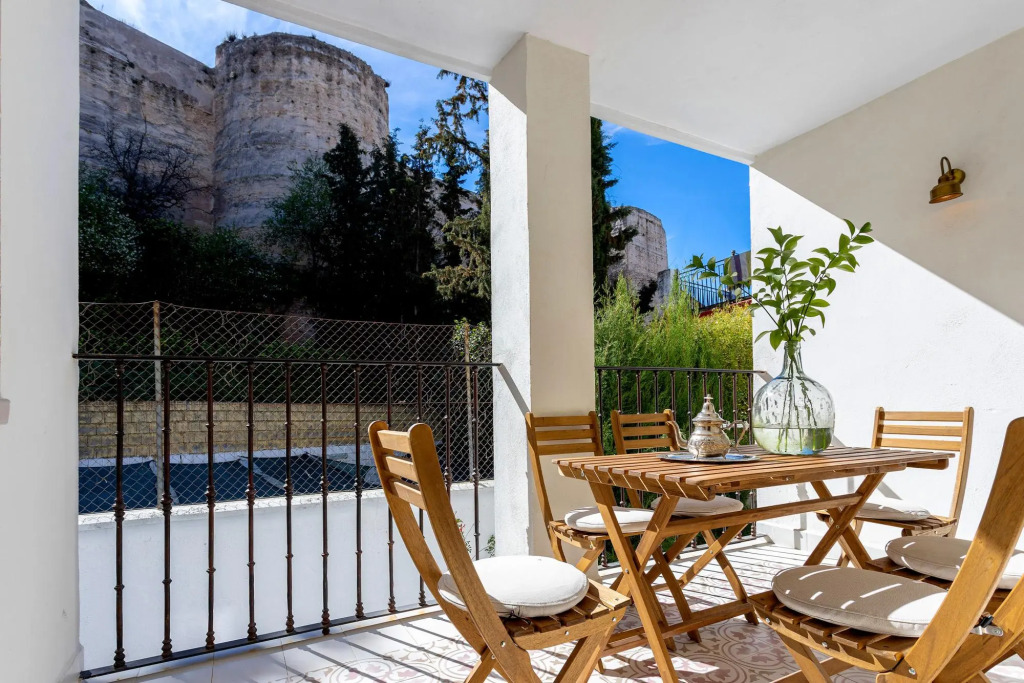 Stunning 4 Bedroom House In Albaicin. Alhacaba