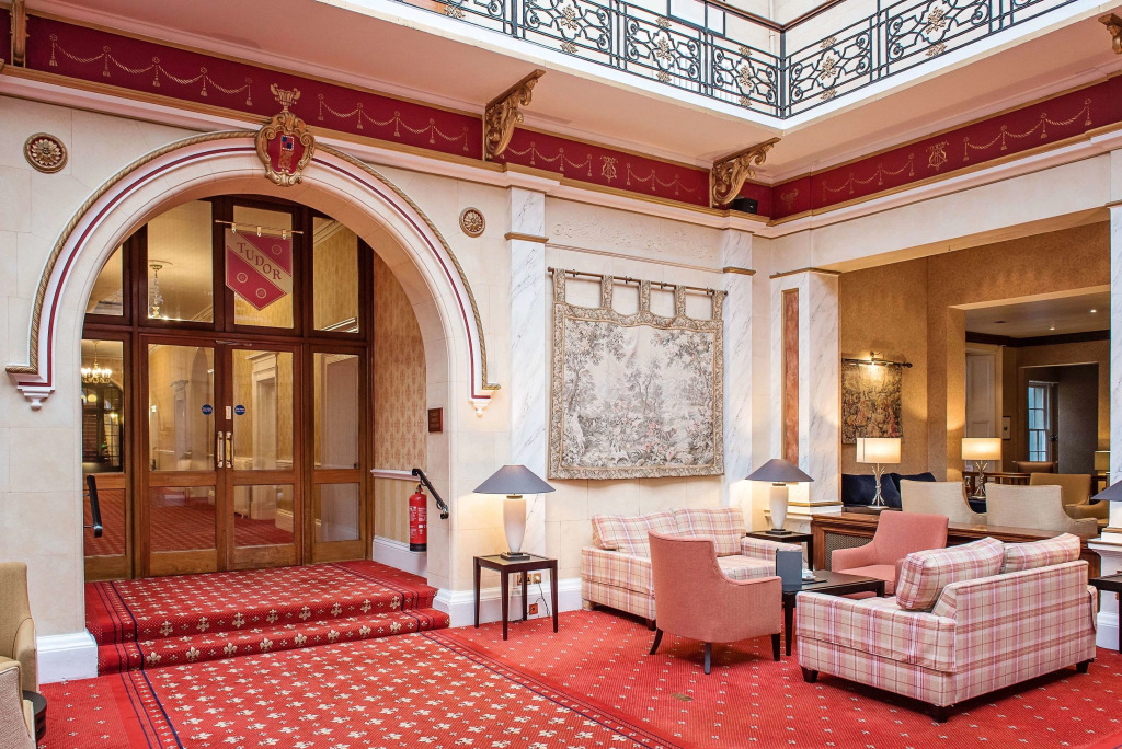 Oatlands Park Hotel