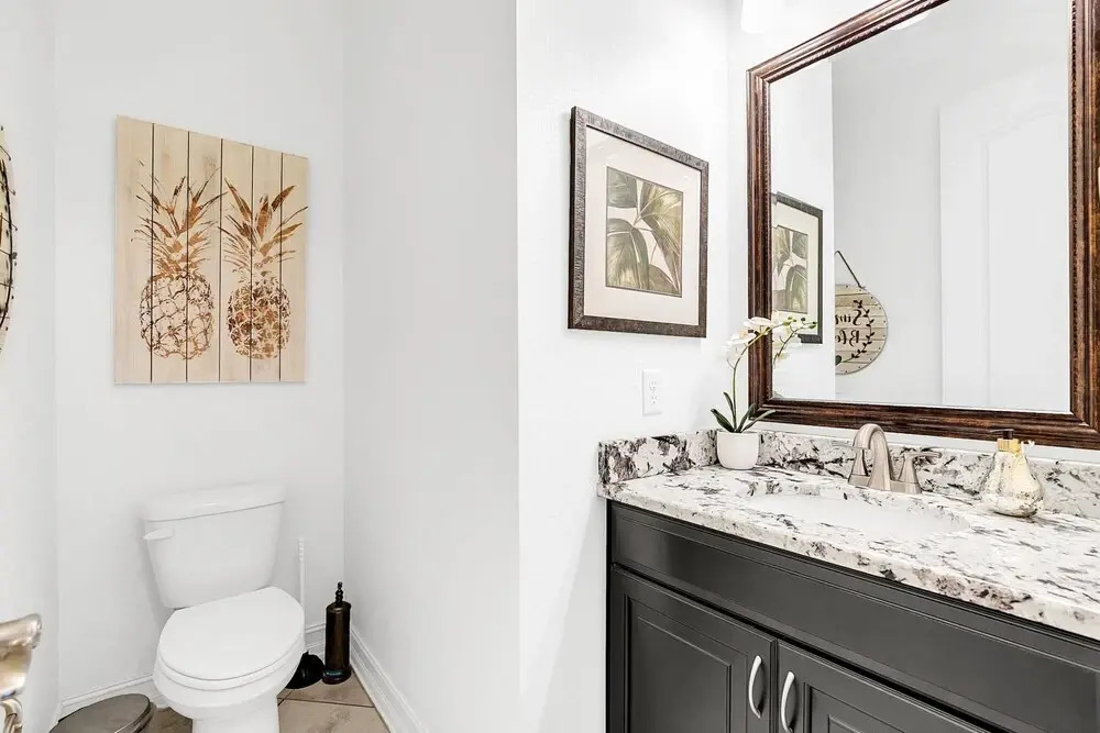 Upscale Private Home 10-min Walk to Canova Beach