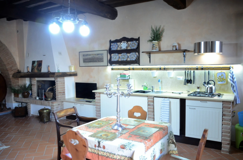 Casa Baronetta - A Cosy Apartment in a Medieval Village