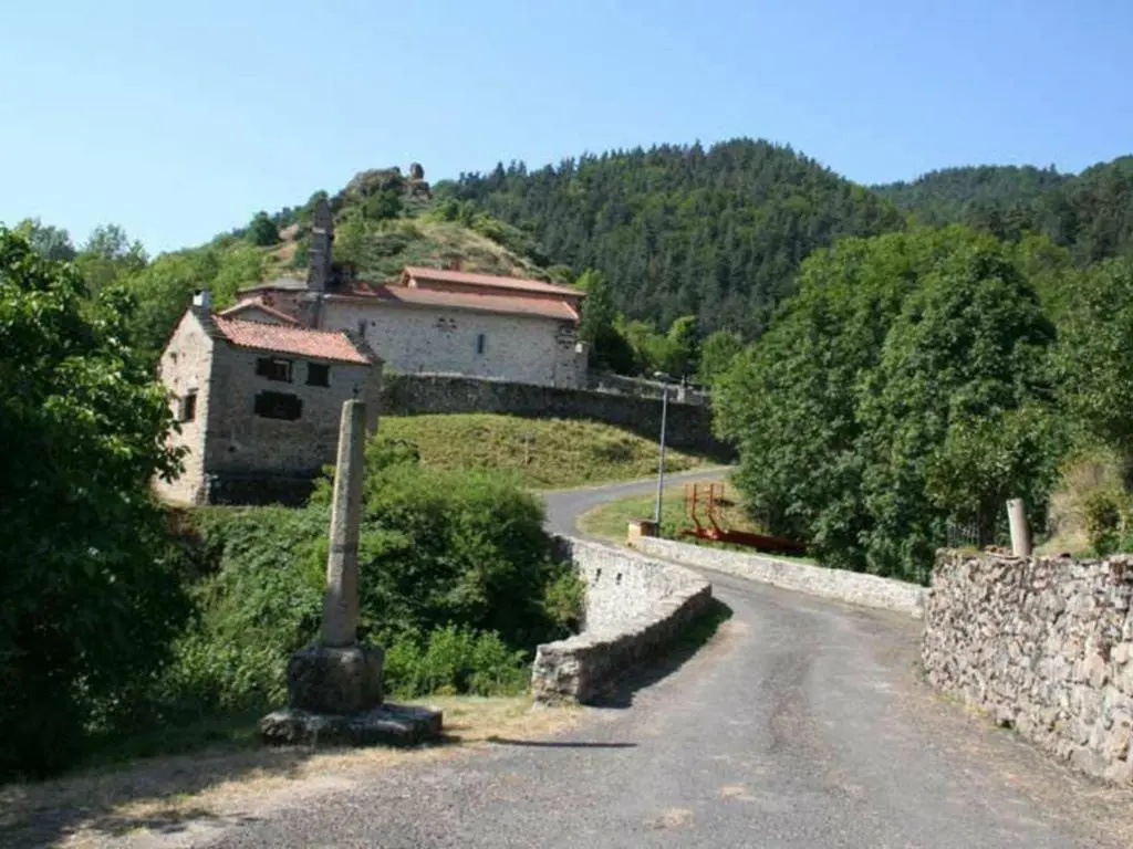 Gîte pittoresque en bord de rivière avec jardin clos, proche sports et sites touristiques - FR-1-582-176