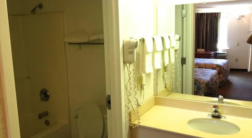 Economy Inn Express