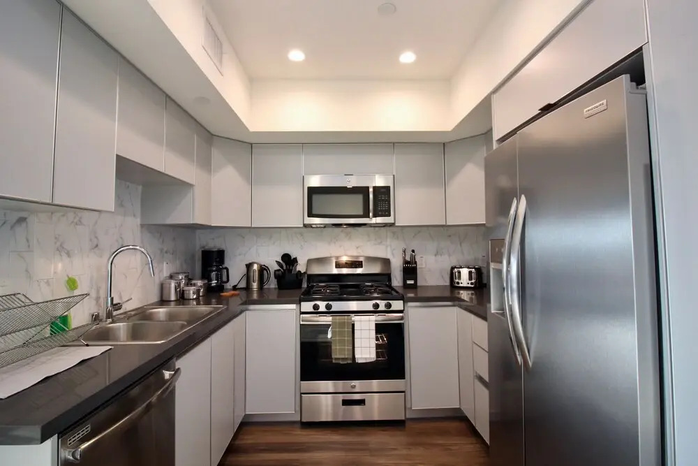 LA Luxury Suites Parking 2 BD 2 BA