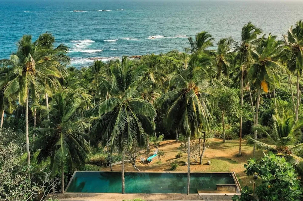 Sustainably Designed Villa Overlooking Indian Ocean