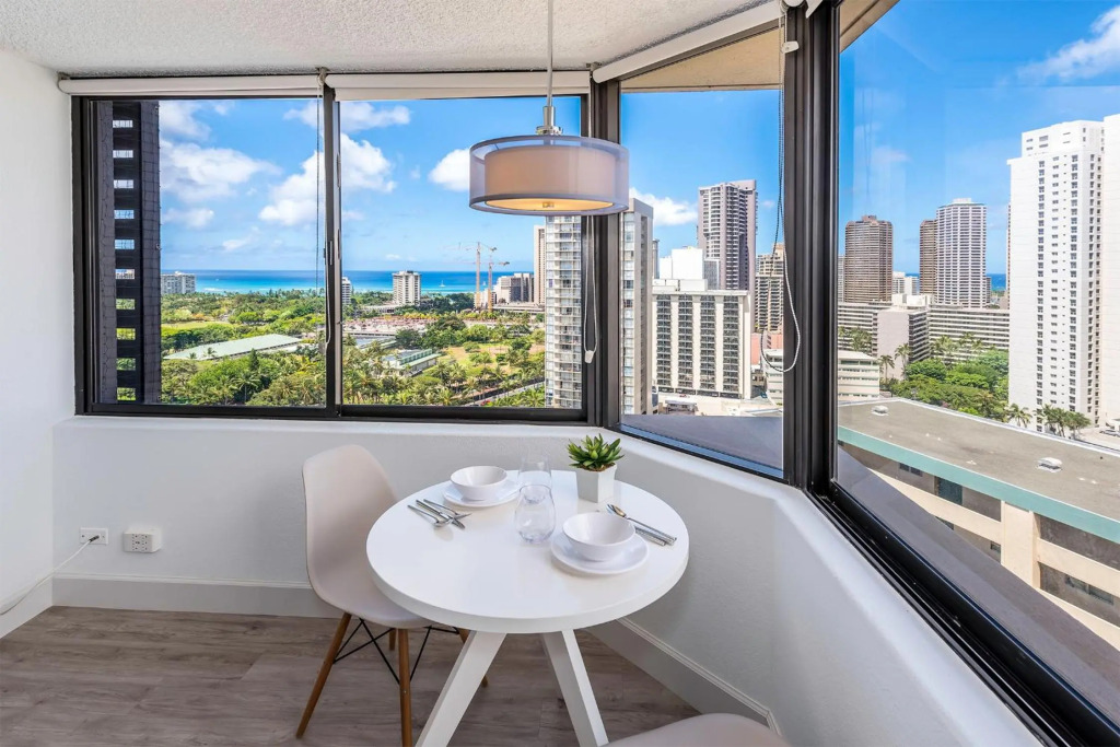 Hawaiian Monarch 801 Condo by Redawning