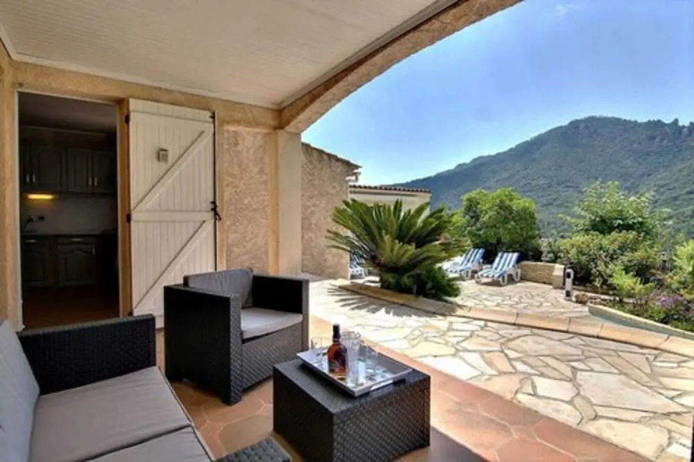 Magnifique Villa,Calme,Vue dégagée,Piscine,Parking,Wifi,Clim