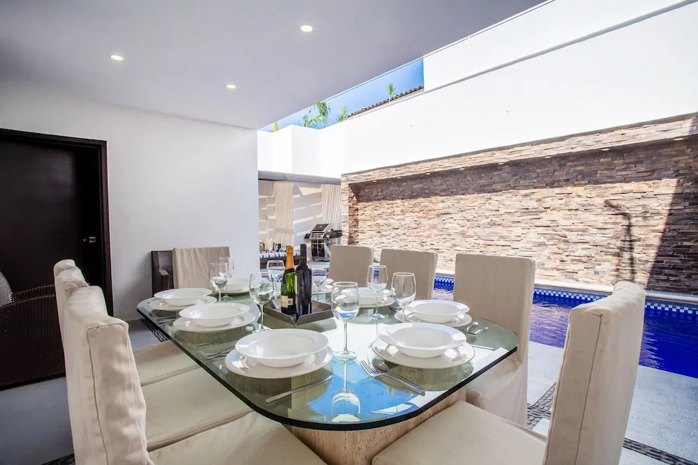 Private Pool - Near Beach - Restaurants