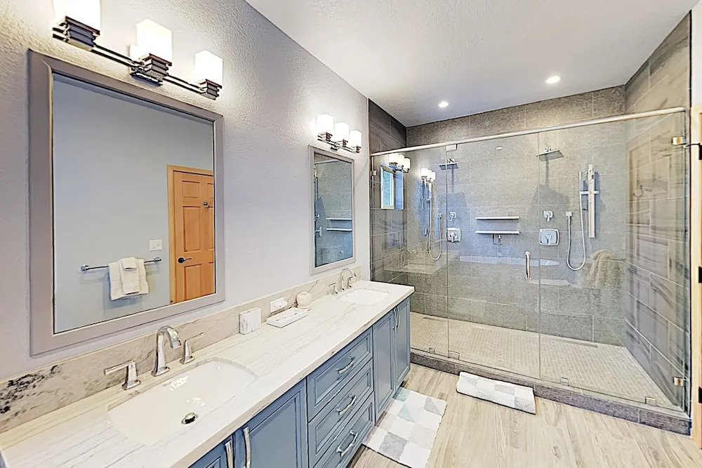Updated Lodge-Style Home w/ Prime Donner Location! home