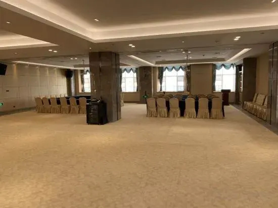 Zongheng Outlets Hotel