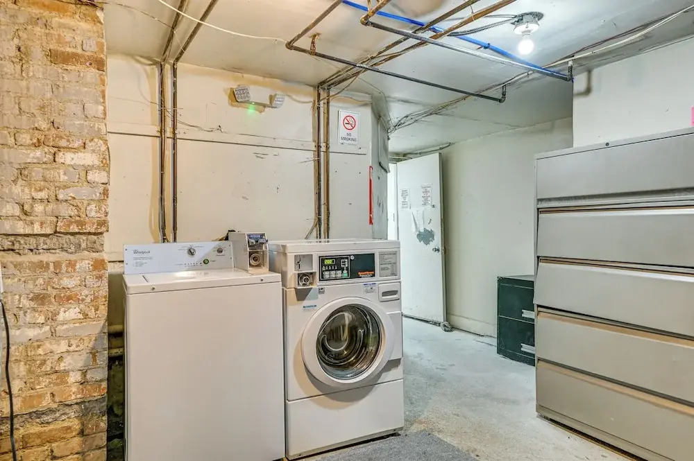 Walk to Downtown Albany: Ten Broeck Triangle Apt!