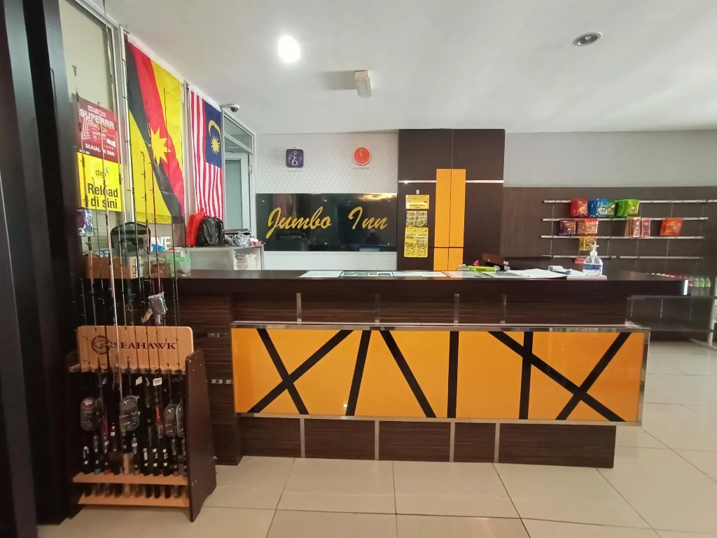 OYO 90136 Jumbo Inn