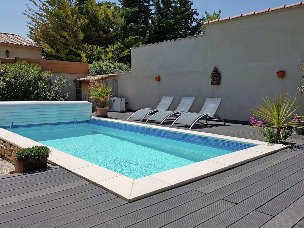 Beautiful Villa in the Vineyard Village of Tavel with Pool