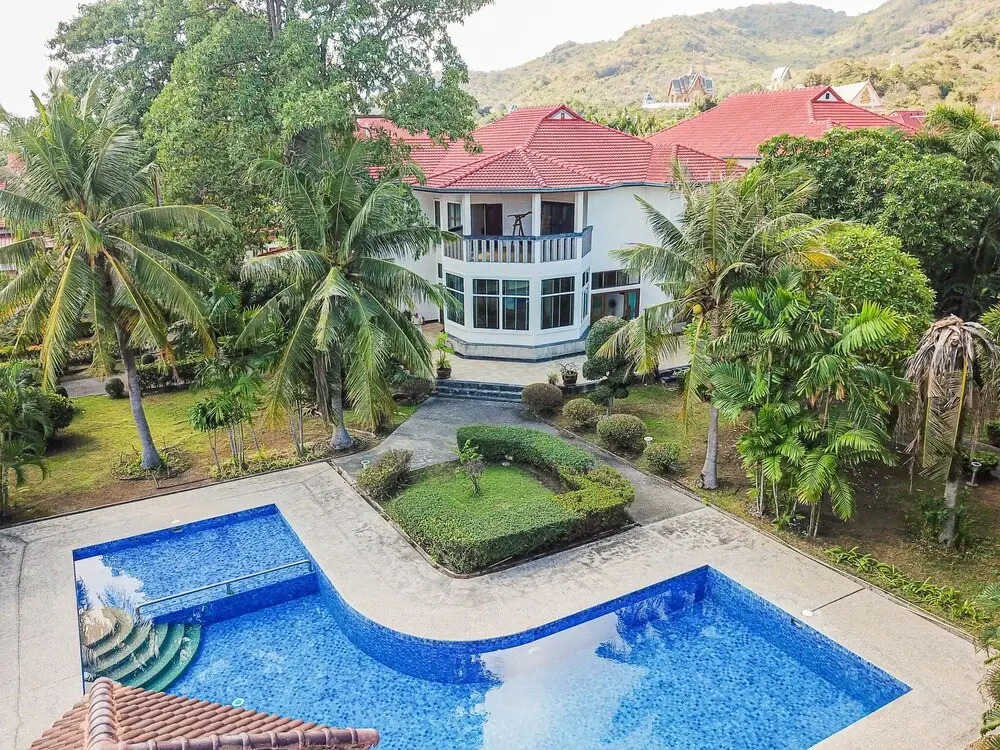 5 BR Pool Villa Close to Beach  CV5