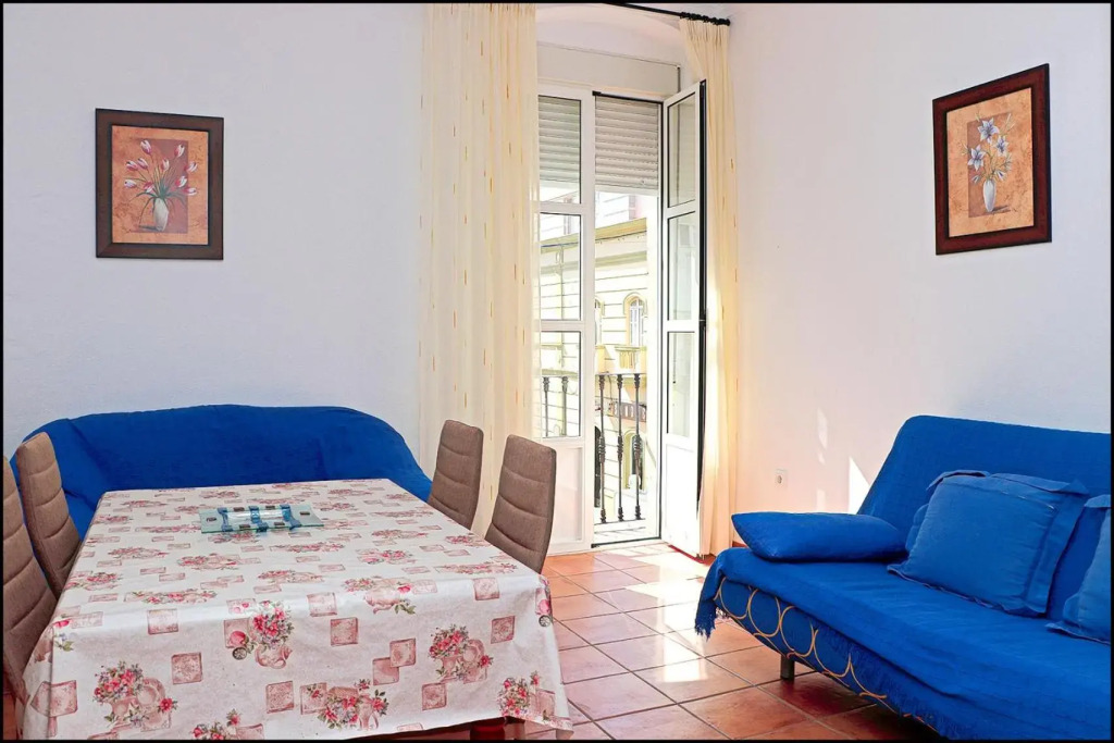 Luminoso apartamento Canalejas