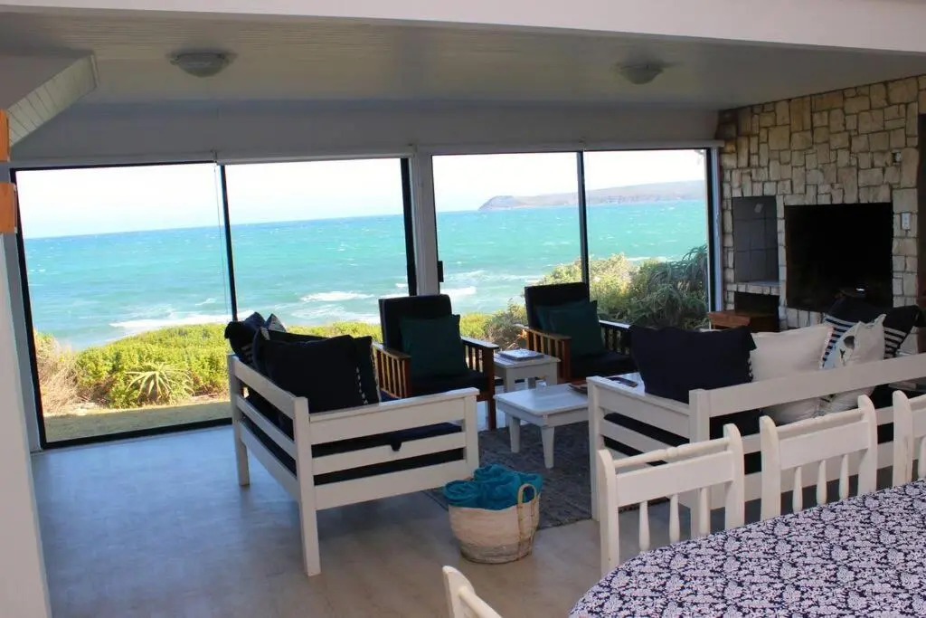 Baby Whale Bliss - Beachfront House