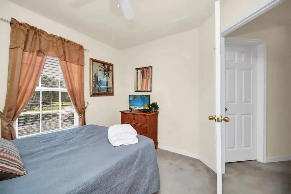 Near Disney Amazing 5 Bd Home - Private Pool 5 Bedroom Home