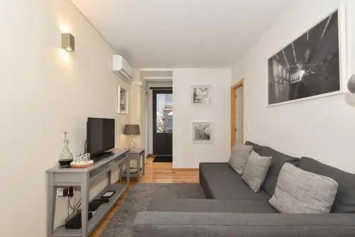 Almada Apartments 468