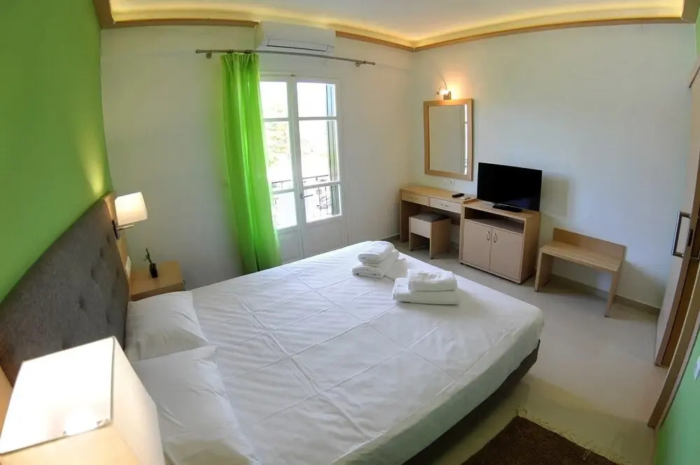 Vliho Bay Suites & Apartments
