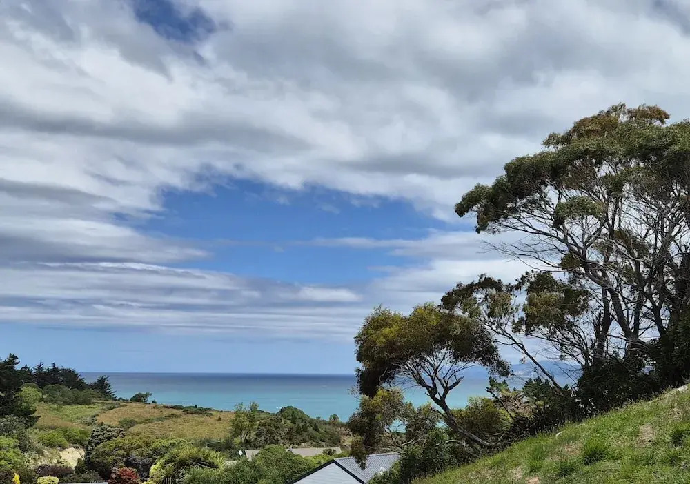 Ocean & Mountain Views 3-bedroom Home