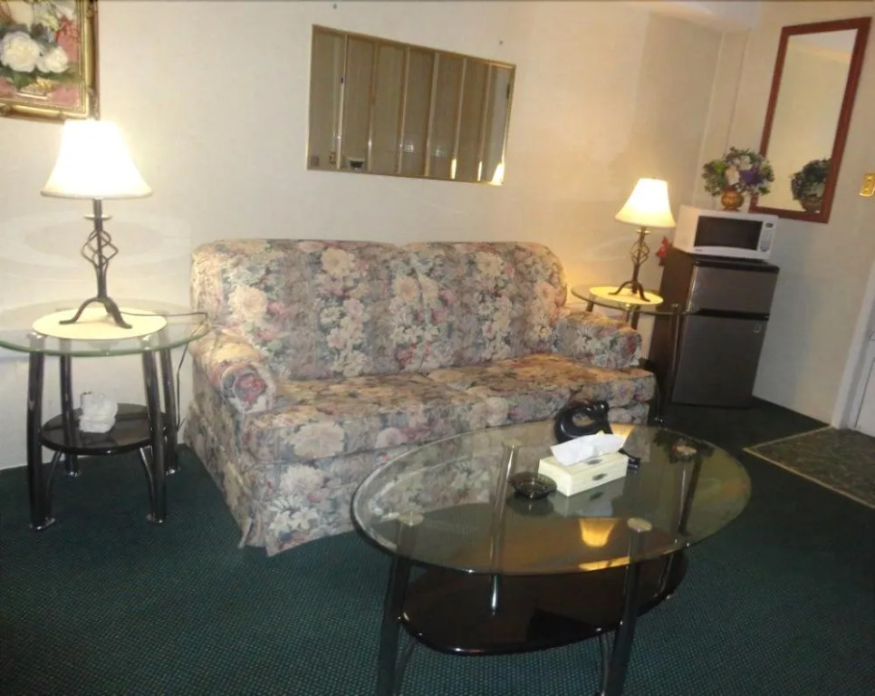 Niagara Parkway Court Motel