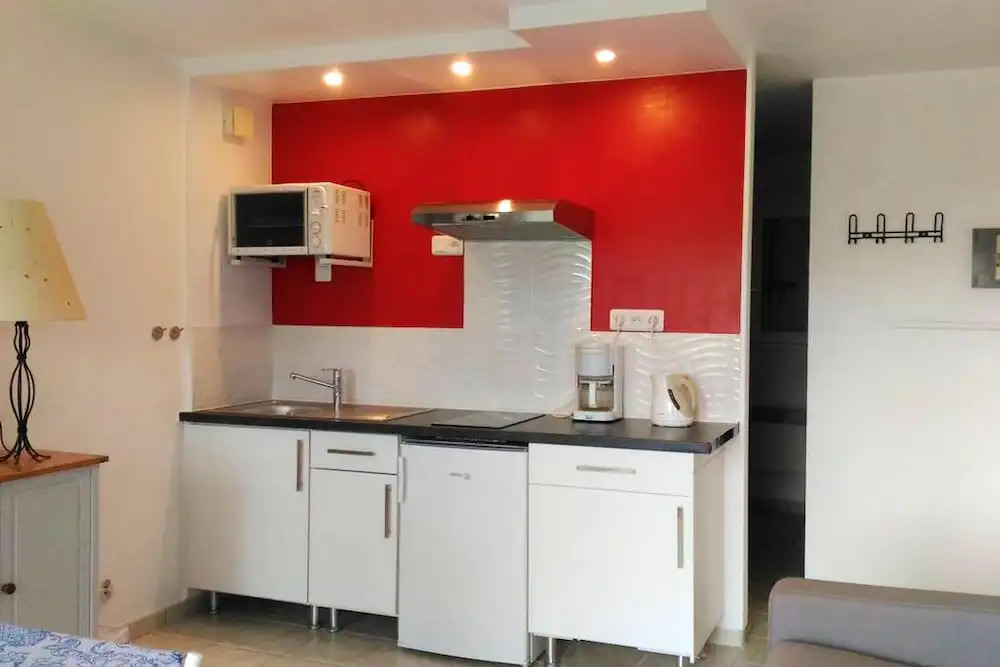 Studio in Locmariaquer, With Wonderful sea View and Enclosed Garden