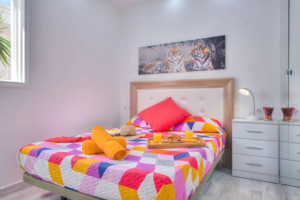 Tidy Little Apartment, Air Conditioning and Pool