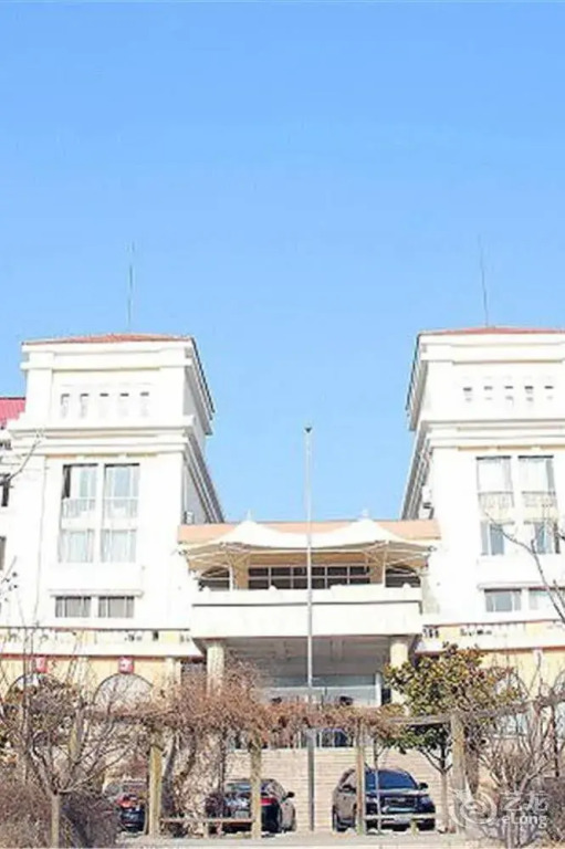 青岛卧龙山水大酒店