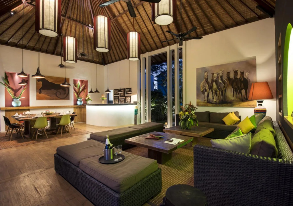 Villa Tangram, 6 Bedrooms private villa in Seminyak