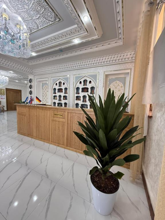 Отель Shergiron Plaza