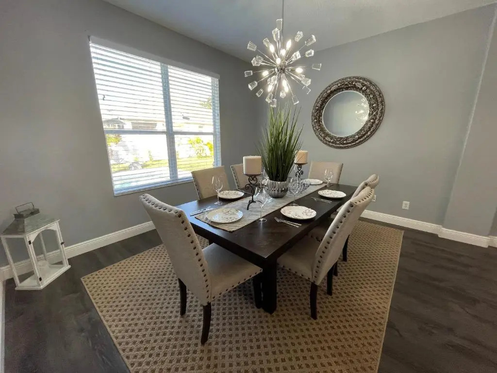 Paradise Heated Pool Home Near IMG and Siesta Key Beach