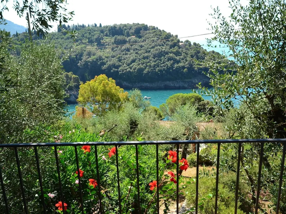 Cozy Holiday Home in Lerici Italy with Sea Nearby