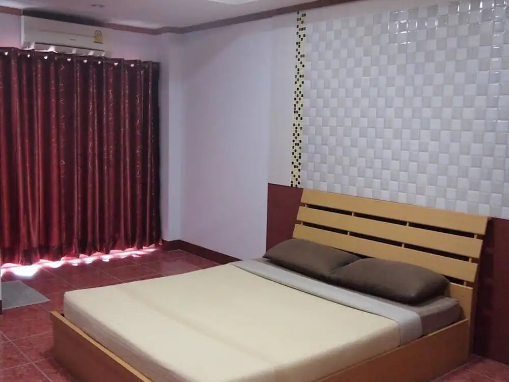 Somsri Apartment