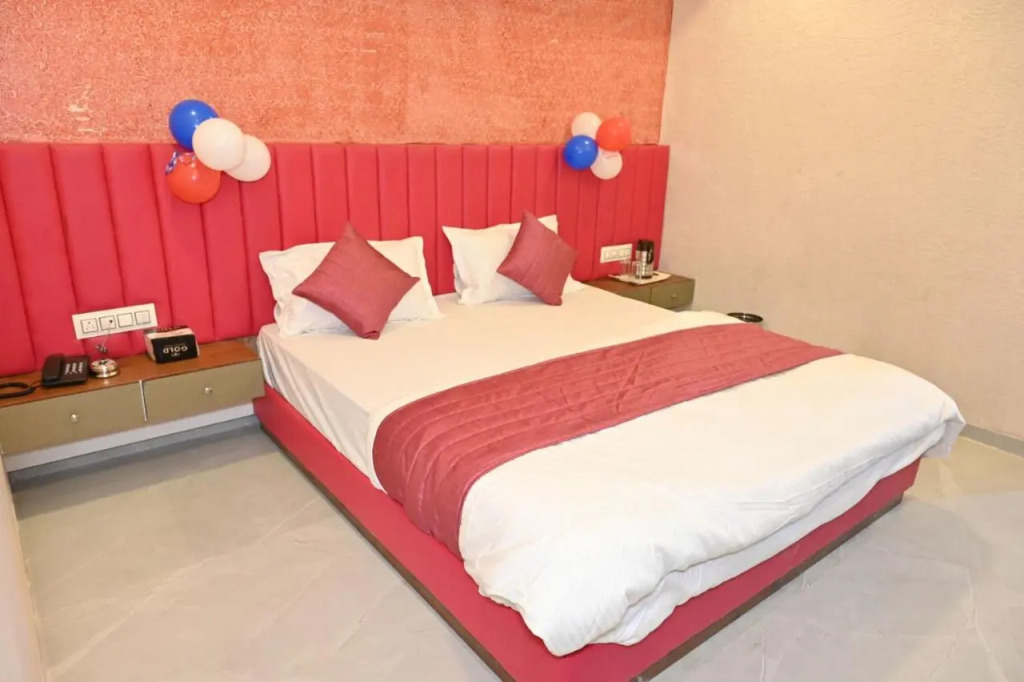 Hotel Avadh Palace, Subhash Bridge, RTO Circle, Ahmedabad