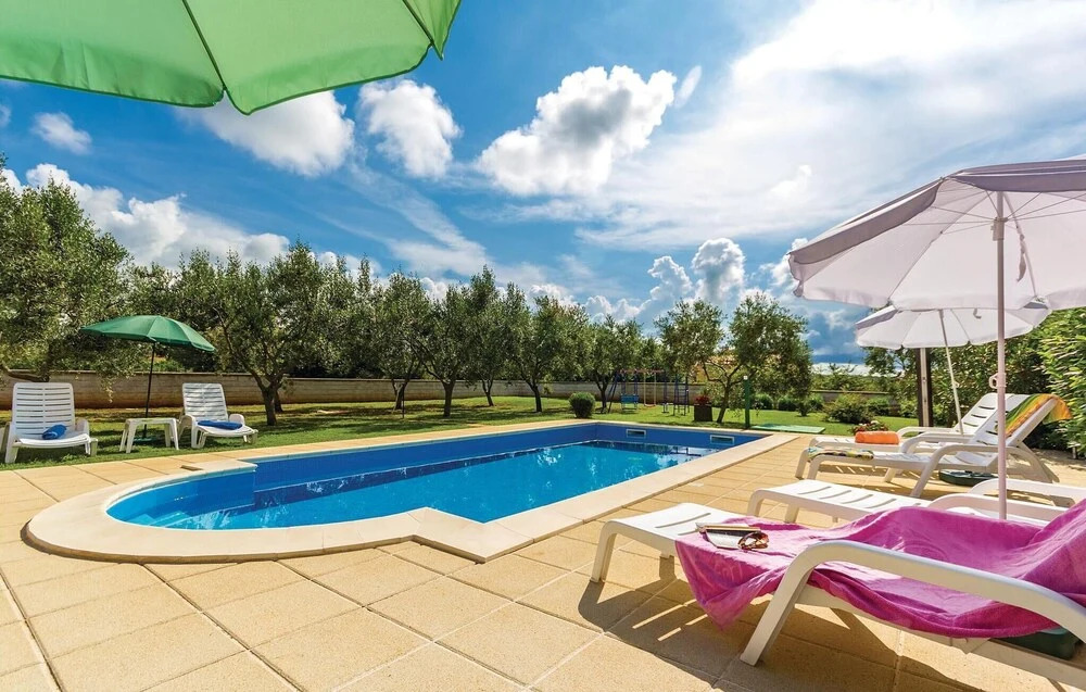 Awesome Home in Vodnjan With Wifi and 3 Bedrooms