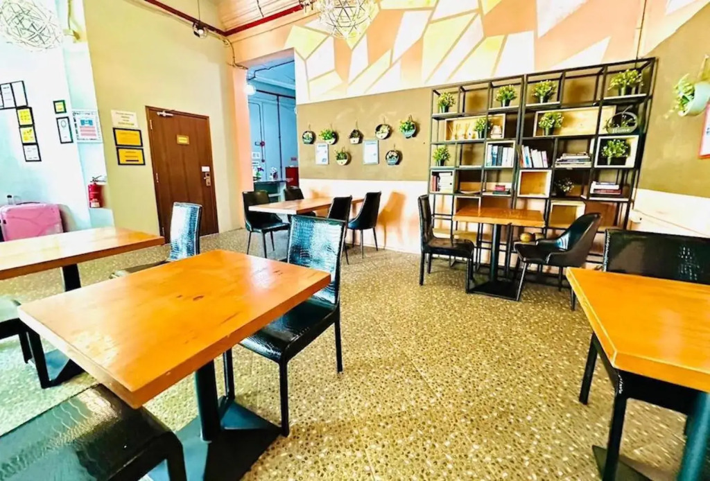 The Hive Singapore Hostel