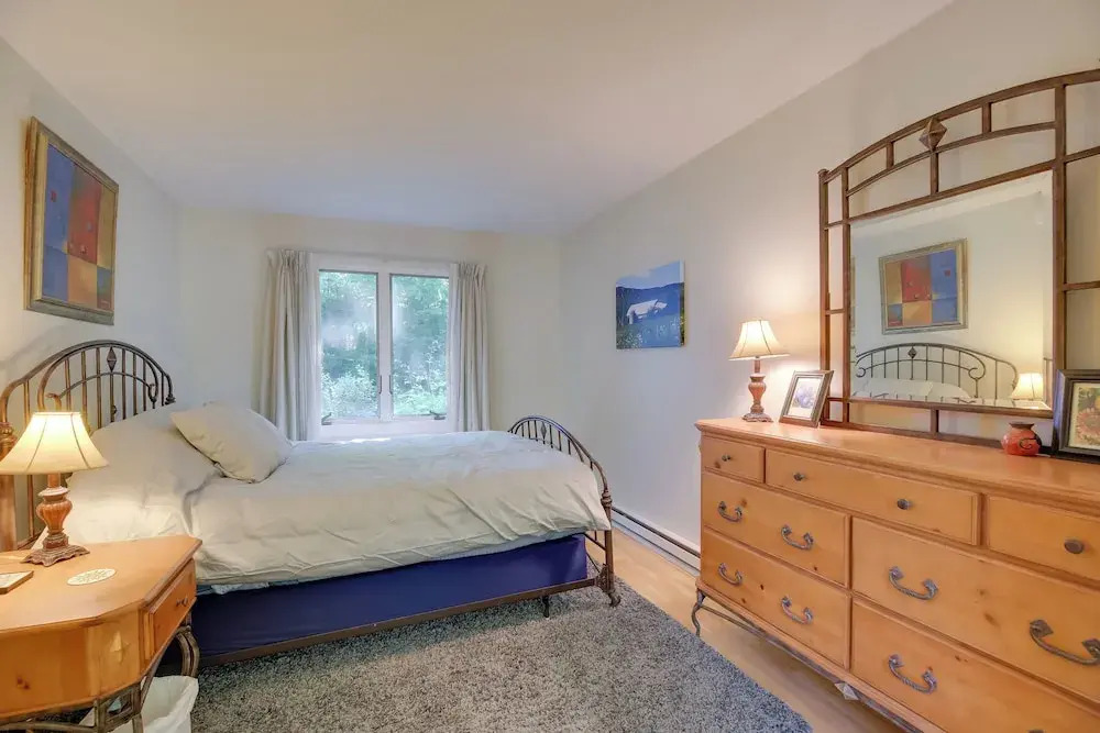Waitsfield Condo w/ Pool & On-site Trail Access!