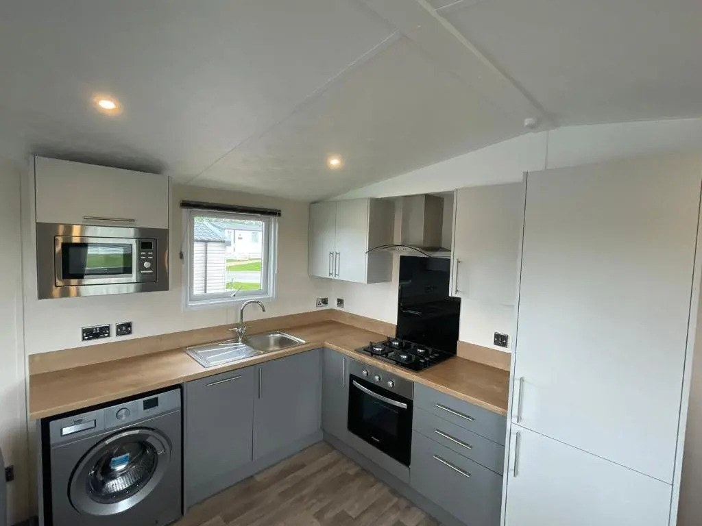 Luxury 6 Bed Lodge with Hot Tub