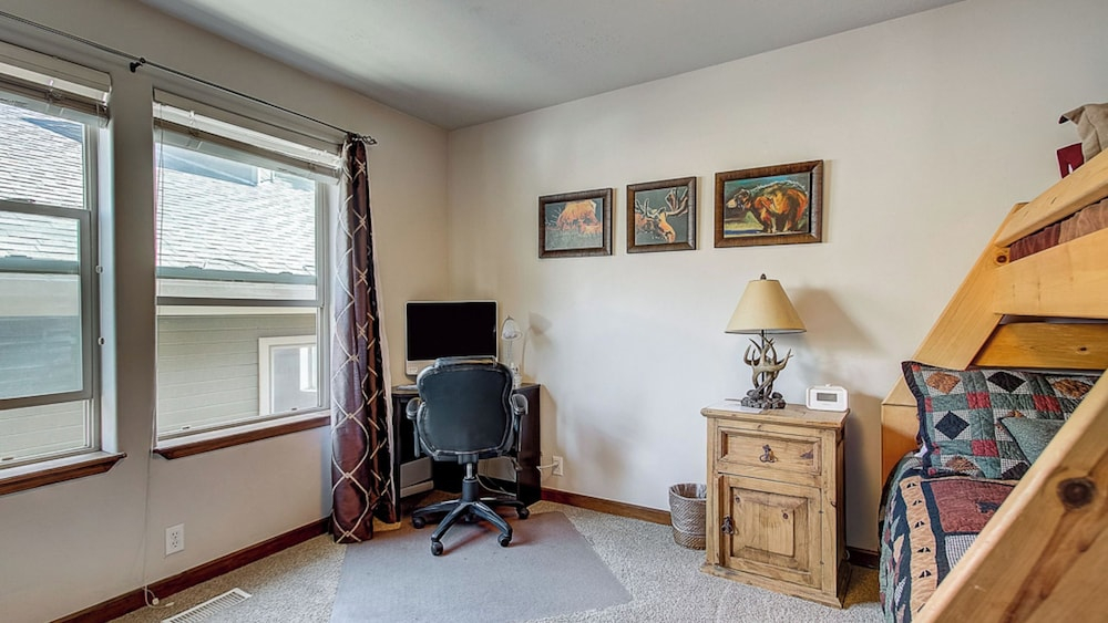Hot Tub, Walk to Main Street + Town Ski Lift Park Ave Getaway by Avantstay