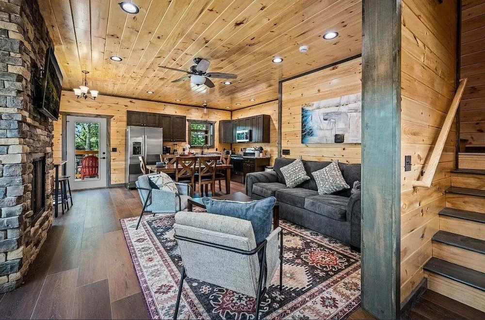 Smoky Top 2 Bedroom Cabin