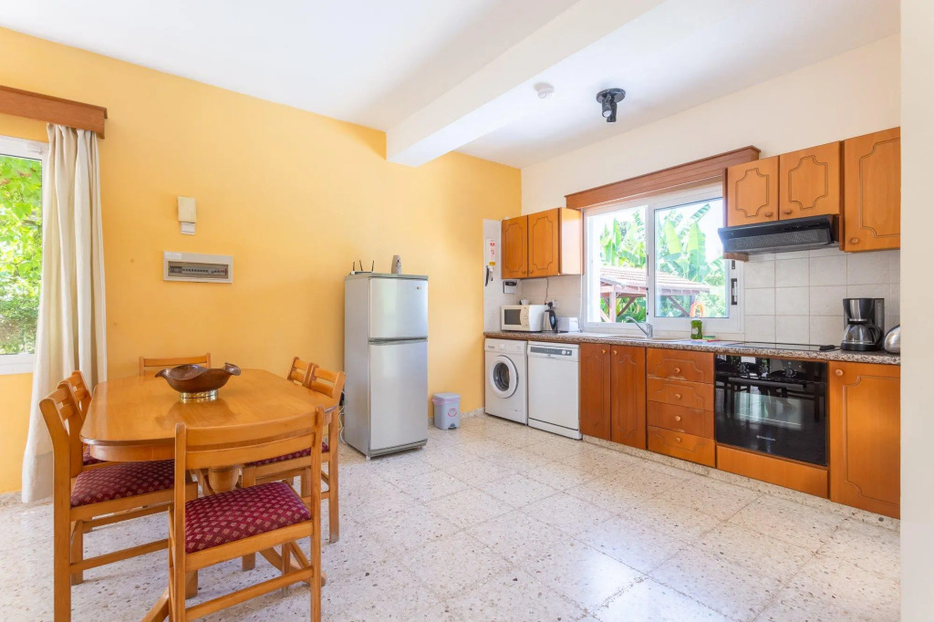 Sun Beach Villa Thio
