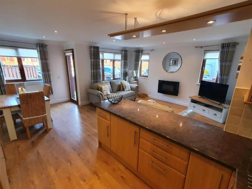 Stunning 2 Bedroom Pet Friendly Lodge