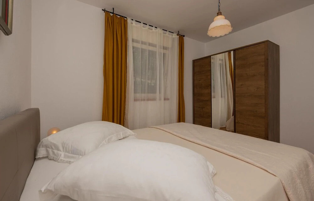 Amazing Apartment in Tucepi With 2 Bedrooms and Wifi