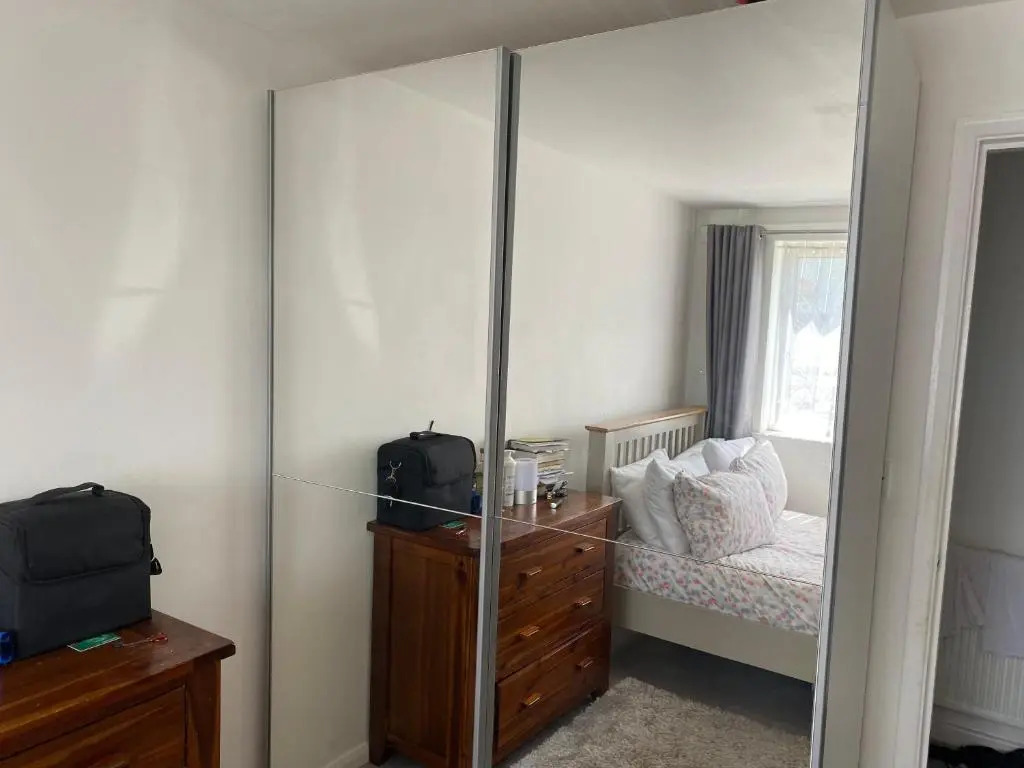 Luxury 2 bedrooms fully equipped Apartment with garden, Free Parking, Free Wifi & Netflix