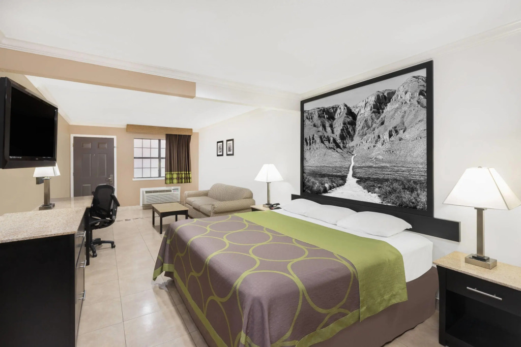 Super 8 by Wyndham McAllen-La Plaza Mall-Downtown