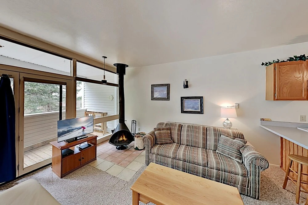 13tr53fj Studio Bedroom Condo