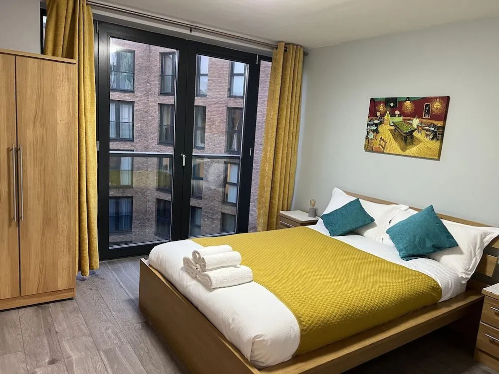 SS- Penthouse Lux suite